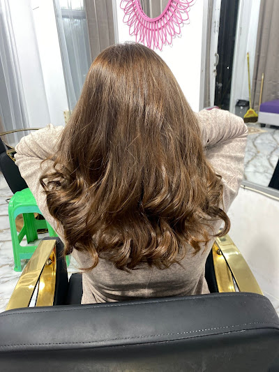 Hair coloring highlight